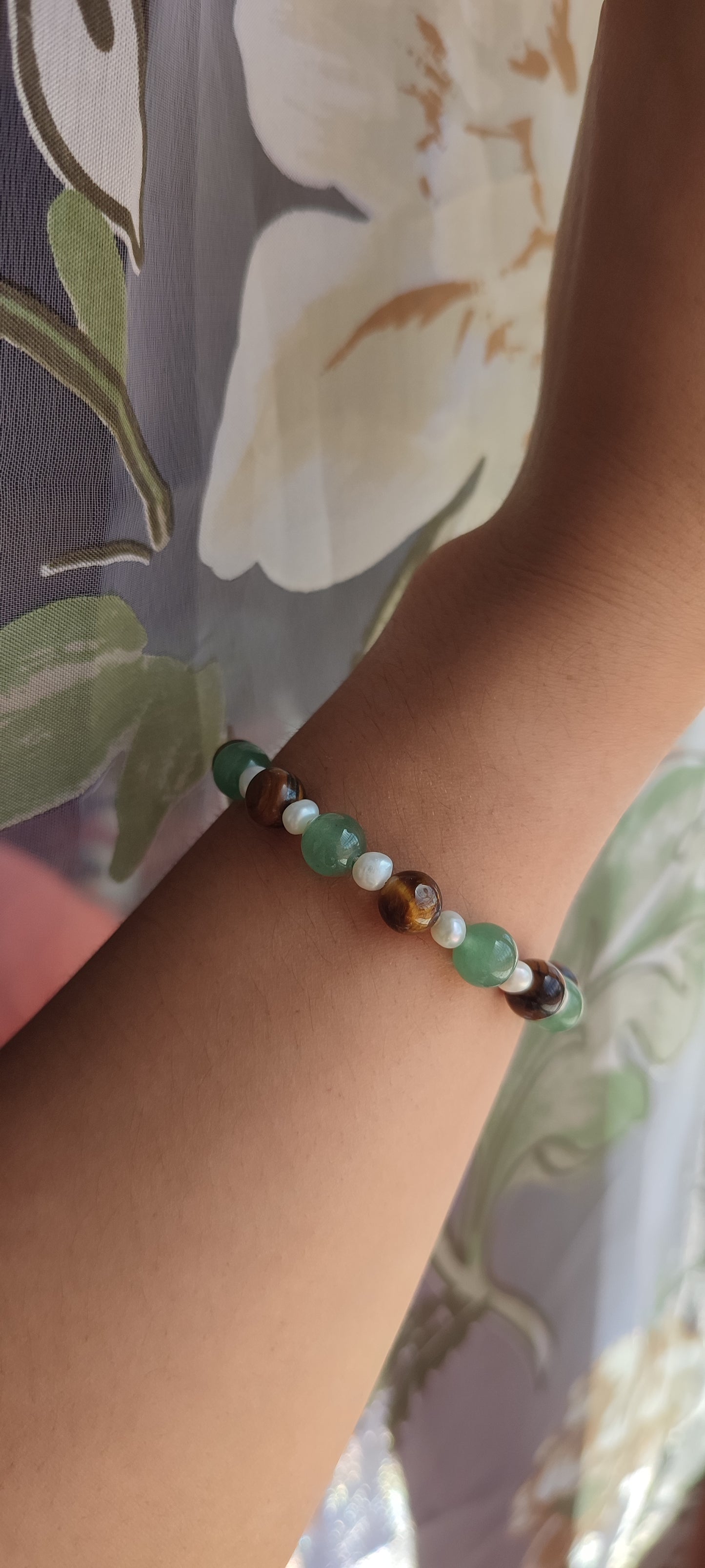 Pearl and natural stone bracelet