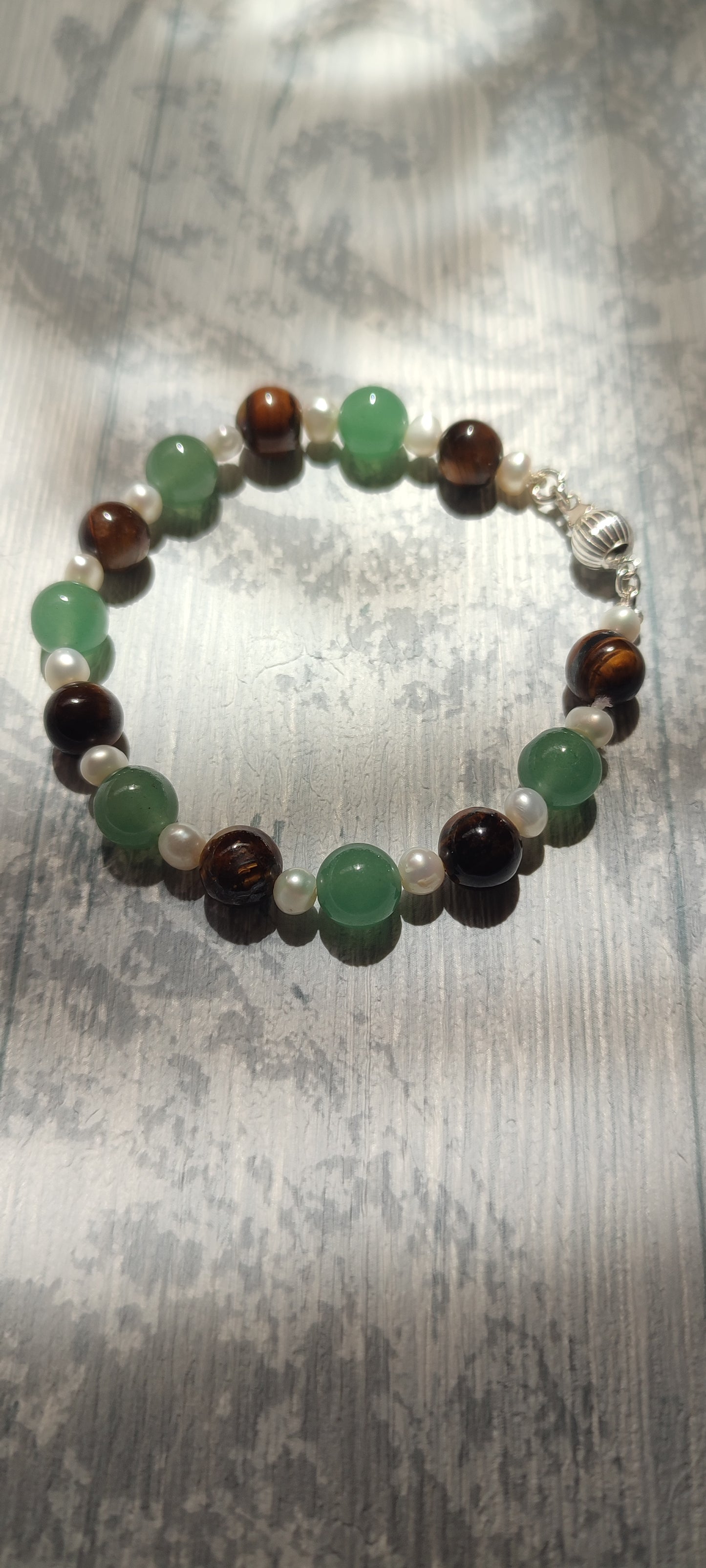 Pulsera de perlas y piedras naturales