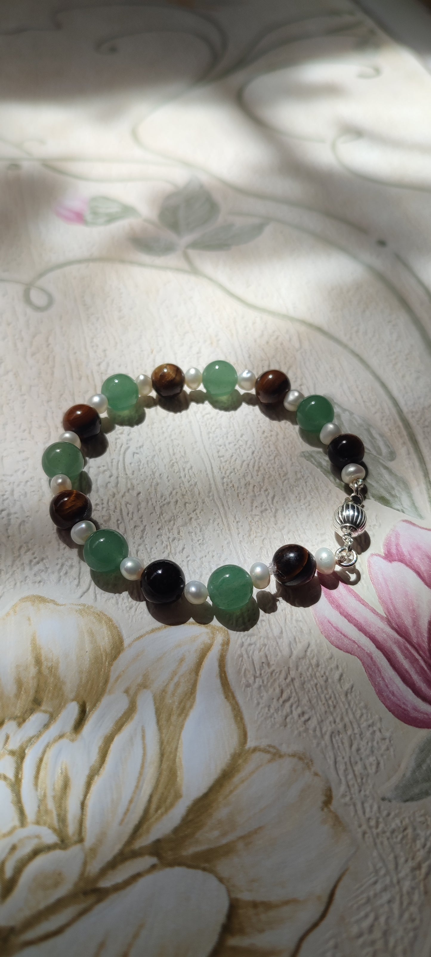 Pearl and natural stone bracelet