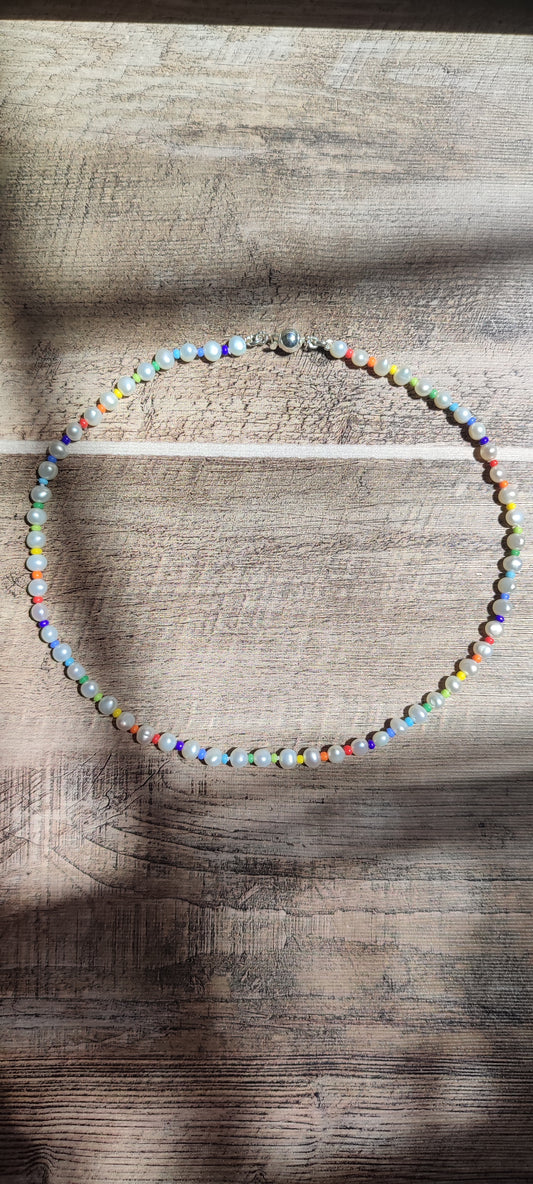 Multicolor pearl necklace